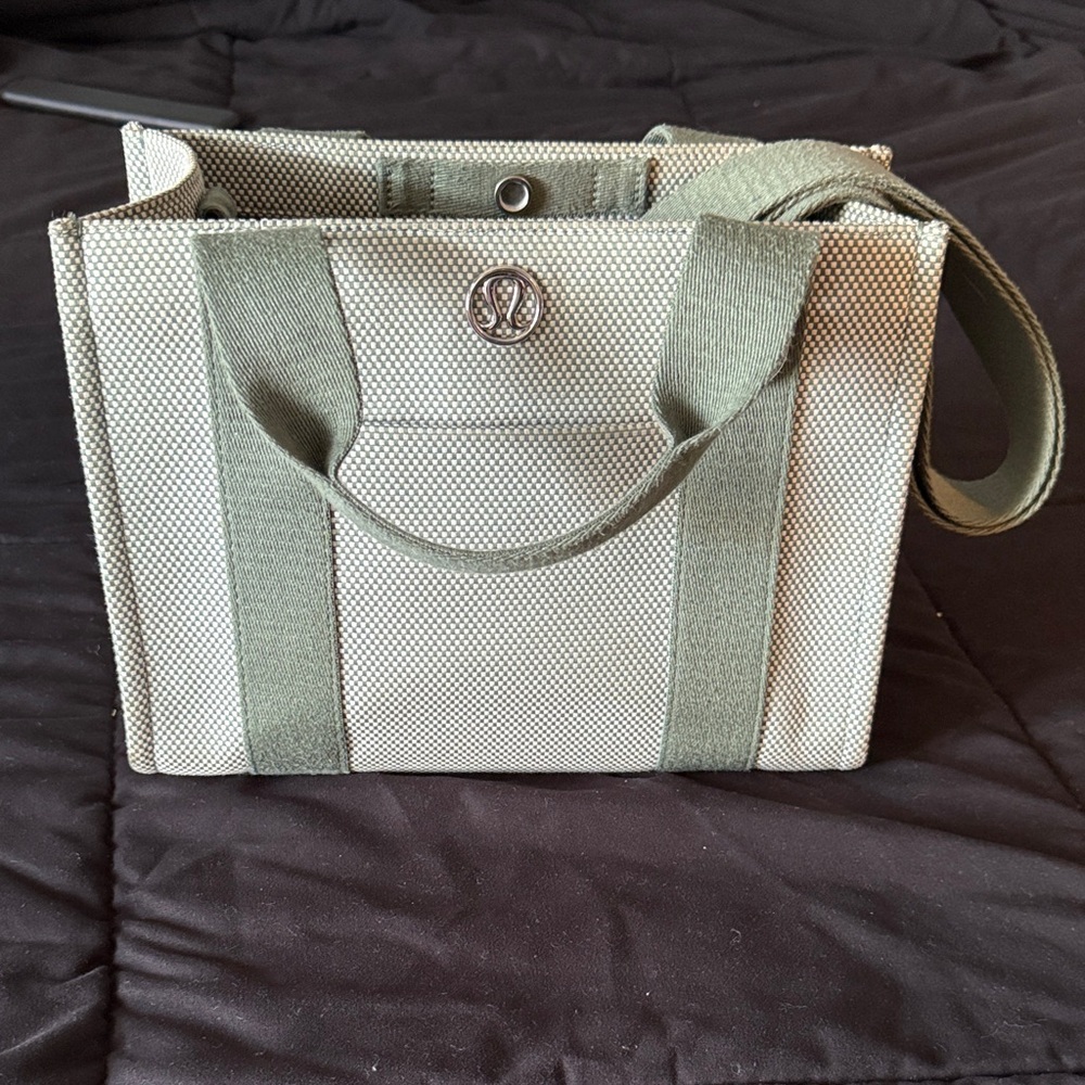 lululemon athletica Olive and Cream Tote